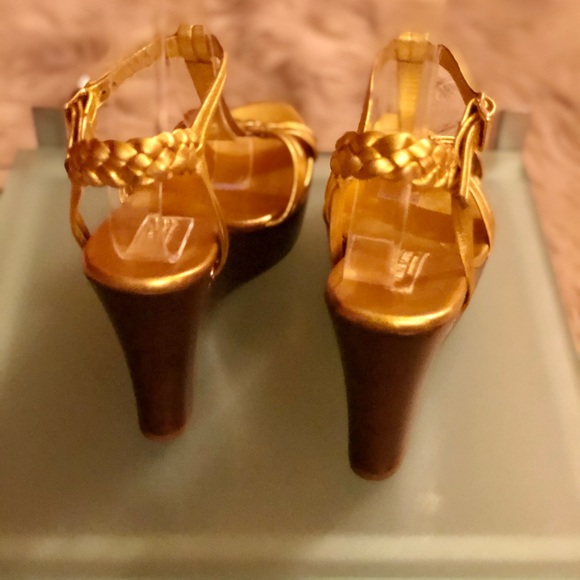Ralph Lauren Collections Gold Strappy Sandal - Picture 7 of 8
